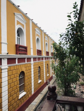 Apt- loft with balconies in the old wall city, Cartagena